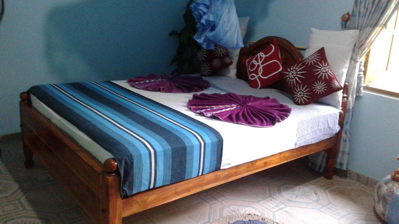 Flower Inn Szigirija Kültér fotó
